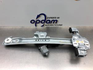 Gebruikte Ruitmechaniek 4Deurs rechts-achter Opel Mokka/Mokka X 1.4 Turbo 16V 4x2 Prijs € 50,00 Margeregeling aangeboden door Gebr Opdam B.V.