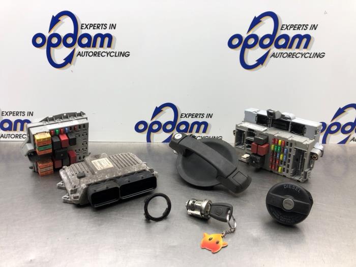 Gebruikte Computer Motormanagement Fiat Doblo Cargo (223) 1.3 D 16V Multijet DPF Prijs € 350,00 Margeregeling aangeboden door Gebr Opdam B.V.
