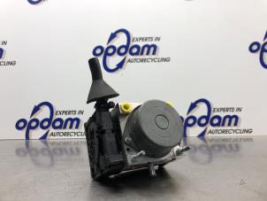 Gebruikte ABS Pomp Renault Clio III Estate/Grandtour (KR) 1.2 16V TCE 100 Prijs € 75,00 Margeregeling aangeboden door Gebr Opdam B.V.