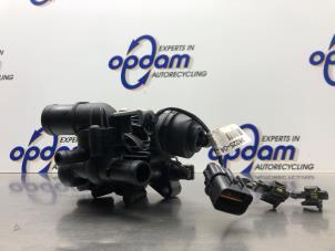 Gebruikte Thermostaathuis Kia Picanto (TA) 1.0 12V Prijs € 50,00 Margeregeling aangeboden door Gebr Opdam B.V.