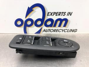 Gebruikte Elektrisch Raam Schakelaar Ford Kuga I 2.0 TDCi 16V Prijs € 50,00 Margeregeling aangeboden door Gebr Opdam B.V.