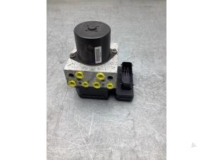 Gebruikte ABS Pomp Opel Insignia 2.0 Turbo 16V Ecotec Prijs € 100,00 Margeregeling aangeboden door Gebr Opdam B.V.