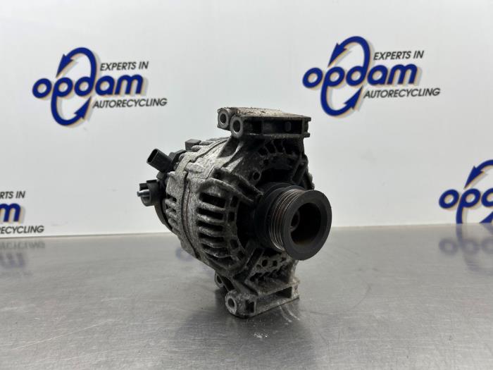 Gebruikte Dynamo Opel Zafira (M75) 2.2 16V Direct Ecotec Prijs € 50,00 Margeregeling aangeboden door Gebr Opdam B.V.