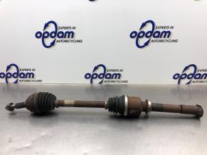 Gebruikte Aandrijfas rechts-voor Renault Modus/Grand Modus (JP) 1.6 16V Prijs € 75,00 Margeregeling aangeboden door Gebr Opdam B.V.