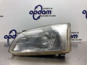 Gebruikte Koplamp links Toyota Starlet (EP9) 1.3,XLi,GLi 16V Prijs € 40,00 Margeregeling aangeboden door Gebr Opdam B.V.