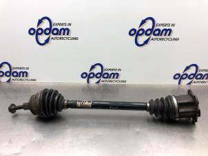 Gebruikte Aandrijfas links-voor Audi A6 (C6) 2.0 T FSI 16V Prijs € 60,00 Margeregeling aangeboden door Gebr Opdam B.V.
