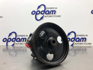 Gebruikte Pomp Servo Dacia Logan MCV (KS) 1.6 16V Prijs € 50,00 Margeregeling aangeboden door Gebr Opdam B.V.