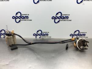 Gebruikte Benzinepomp Mercedes CLK (C209) 1.8 200 K 16V Prijs € 125,00 Margeregeling aangeboden door Gebr Opdam B.V.