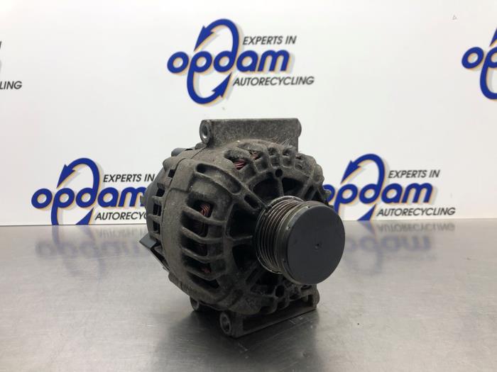 Gebruikte Dynamo Opel Corsa D 1.3 CDTi 16V ecoFLEX Prijs € 75,00 Margeregeling aangeboden door Gebr Opdam B.V.