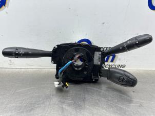 Gebruikte Licht + Raw Schakelaar Peugeot 207 SW (WE/WU) 1.4 16V Vti Prijs € 124,00 Margeregeling aangeboden door Gebr Opdam B.V.