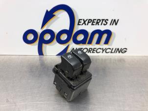 Gebruikte Elektrisch Raam Schakelaar Chevrolet Spark (M300) 1.0 16V Bifuel Prijs € 35,00 Margeregeling aangeboden door Gebr Opdam B.V.