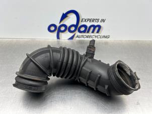 Gebruikte Luchtinlaat slang BMW Mini One/Cooper (R50) 1.6 16V Cooper Prijs € 40,00 Margeregeling aangeboden door Gebr Opdam B.V.