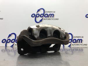 Gebruikte Remklauw (Tang) links-voor Jaguar S-type (X200) 2.5 V6 24V Prijs € 50,00 Margeregeling aangeboden door Gebr Opdam B.V.