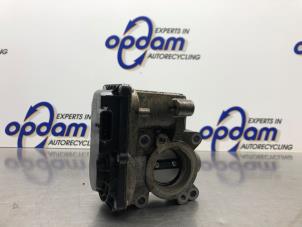 Gebruikte Gasklephuis Renault Clio III Estate/Grandtour (KR) 1.2 16V TCE 100 Prijs € 75,00 Margeregeling aangeboden door Gebr Opdam B.V.