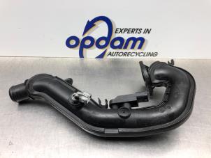 Gebruikte Intercooler Buis Renault Clio III Estate/Grandtour (KR) 1.2 16V TCE 100 Prijs op aanvraag aangeboden door Gebr Opdam B.V.