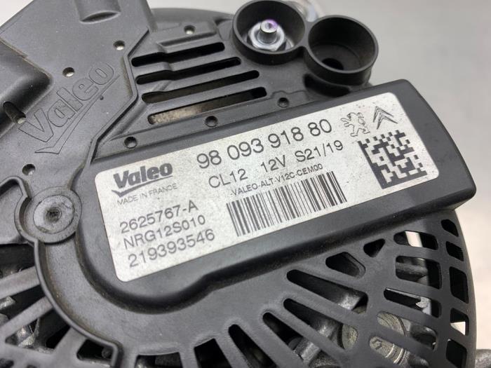 Dynamo van een Opel Crossland (X) 1.2 Turbo 12V 2019