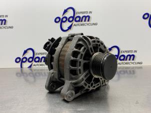 Gebruikte Dynamo Opel Crossland (X) 1.2 Turbo 12V Prijs € 75,00 Margeregeling aangeboden door Gebr Opdam B.V.