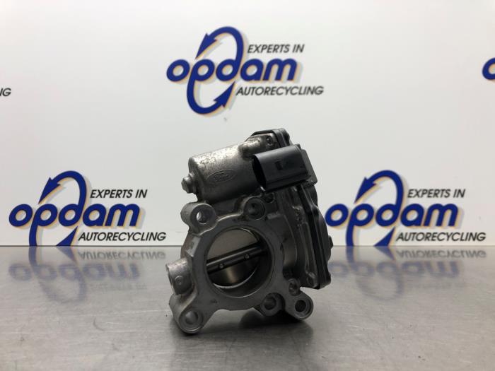 Gebruikte Gasklephuis Ford Fiesta 7 1.0 EcoBoost 12V Prijs € 75,00 Margeregeling aangeboden door Gebr Opdam B.V.