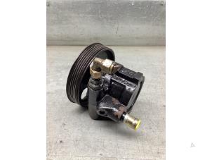 Gebruikte Stuurpomp Opel Vivaro 1.9 DI Prijs € 75,00 Margeregeling aangeboden door Gebr Opdam B.V.