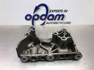 Gebruikte Motorrubber Mercedes CLA (118.3) 1.5 CLA-180d Prijs € 60,00 Margeregeling aangeboden door Gebr Opdam B.V.