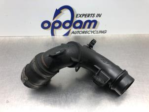 Gebruikte Intercooler Buis Citroen C4 Cactus (0B/0P) 1.2 PureTech 110 12V Prijs € 25,00 Margeregeling aangeboden door Gebr Opdam B.V.