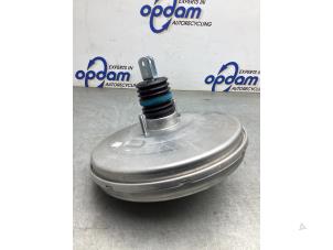 Gebruikte Rembooster Mercedes A Limousine (177.1) 1.3 A-180 Turbo Prijs € 150,00 Margeregeling aangeboden door Gebr Opdam B.V.