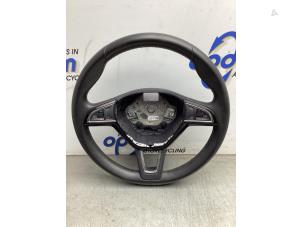 Gebruikte Stuurwiel Skoda Fabia III Combi (NJ5) 1.0 TSI 12V Prijs € 150,00 Margeregeling aangeboden door Gebr Opdam B.V.