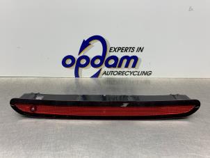 Gebruikte Extra Remlicht midden Volkswagen Golf VII (AUA) 1.0 TSI 12V BlueMotion Prijs € 30,00 Margeregeling aangeboden door Gebr Opdam B.V.