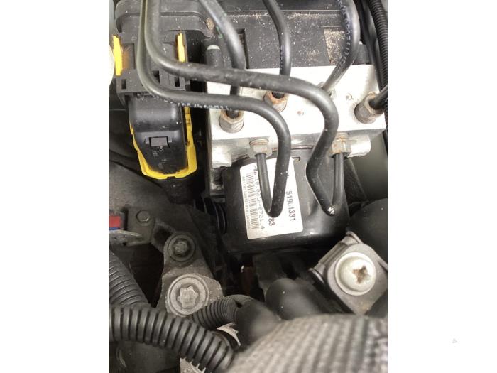 ABS Pomp van een Alfa Romeo Giulietta (940) 1.4 TB 16V 2011