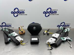 Gebruikte Airbag Set + Module Alfa Romeo Giulietta (940) 1.4 TB 16V Prijs € 600,00 Margeregeling aangeboden door Gebr Opdam B.V.