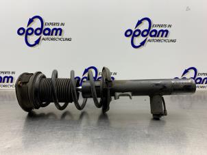 Gebruikte Veerpoot rechts-voor Seat Leon (5FB) 2.0 TSI Cupra 280 16V Prijs € 225,00 Margeregeling aangeboden door Gebr Opdam B.V.