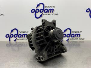 Gebruikte Alternator Mercedes B (W245) 2.0 B-200 16V Prijs € 100,00 Margeregeling aangeboden door Gebr Opdam B.V.