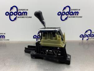 Gebruikte Selectiehendel automaat Mercedes B (W245) 2.0 B-200 16V Prijs € 75,00 Margeregeling aangeboden door Gebr Opdam B.V.