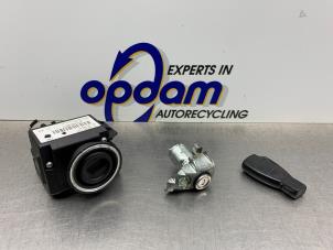 Gebruikte Cilinderslotenset (compleet) Mercedes B (W245) 2.0 B-200 16V Prijs € 125,00 Margeregeling aangeboden door Gebr Opdam B.V.