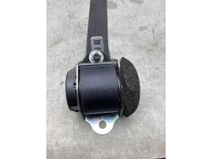 Gebruikte Veiligheidsgordel rechts-achter Nissan NV 200 Evalia (M20M) E-NV200 Prijs € 96,80 Inclusief btw aangeboden door Gebr Opdam B.V.