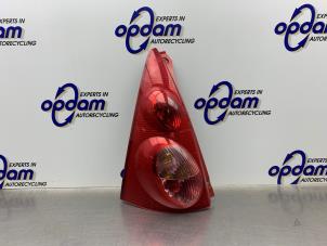 Gebruikte Achterlicht links Peugeot 107 1.0 12V Prijs € 25,00 Margeregeling aangeboden door Gebr Opdam B.V.