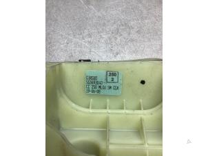 Gebruikte Versnellingsbak Bedieningskabel Peugeot Boxer (U9) 2.2 HDi 100 Euro 4 Prijs € 80,00 Margeregeling aangeboden door Gebr Opdam B.V.