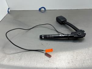 Gebruikte Veiligheidsgordel Insteek rechts-voor Ford C-Max (DM2) 1.8 16V Prijs € 50,00 Margeregeling aangeboden door Gebr Opdam B.V.