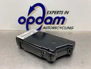 Gebruikte AUX/USB aansluiting Seat Altea XL (5P5) 1.4 TSI 16V Prijs € 30,00 Margeregeling aangeboden door Gebr Opdam B.V.