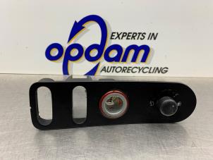 Gebruikte Spiegel Schakelaar Seat Altea XL (5P5) 1.4 TSI 16V Prijs € 15,00 Margeregeling aangeboden door Gebr Opdam B.V.