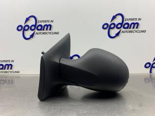 Gebruikte Spiegel Buiten links Renault Twingo II (CN) 1.2 Prijs € 40,00 Margeregeling aangeboden door Gebr Opdam B.V.