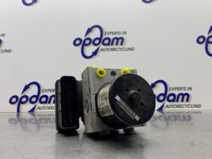 Gebruikte ABS Pomp Renault Twingo II (CN) 1.2 Prijs € 150,00 Margeregeling aangeboden door Gebr Opdam B.V.