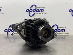 Gebruikte Dynamo Opel Zafira (F75) 1.6 16V Prijs € 50,00 Margeregeling aangeboden door Gebr Opdam B.V.