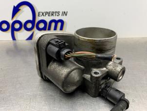 Gebruikte Gasklephuis Renault Megane II (BM/CM) 1.6 16V Prijs € 50,00 Margeregeling aangeboden door Gebr Opdam B.V.