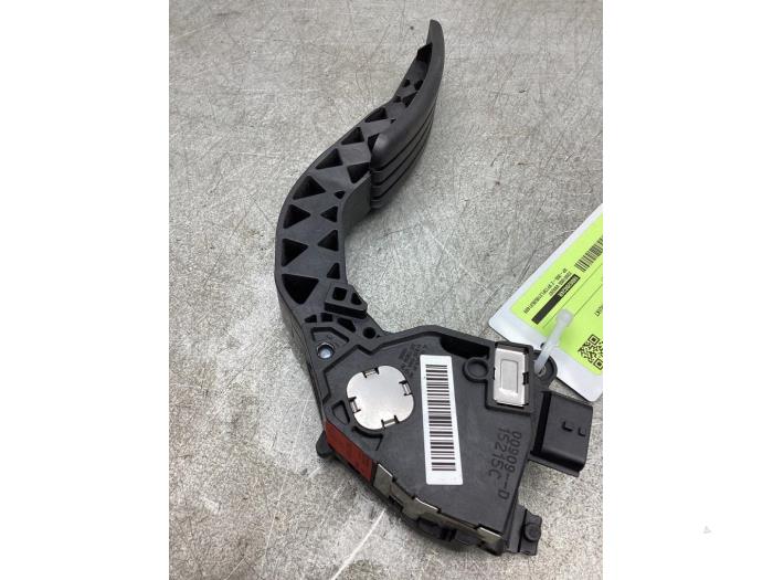 Gebruikte Sensor Gaspedaalpositie Renault Trafic (1FL/2FL/3FL/4FL) 1.6 dCi 115 Prijs € 25,00 Margeregeling aangeboden door Gebr Opdam B.V.