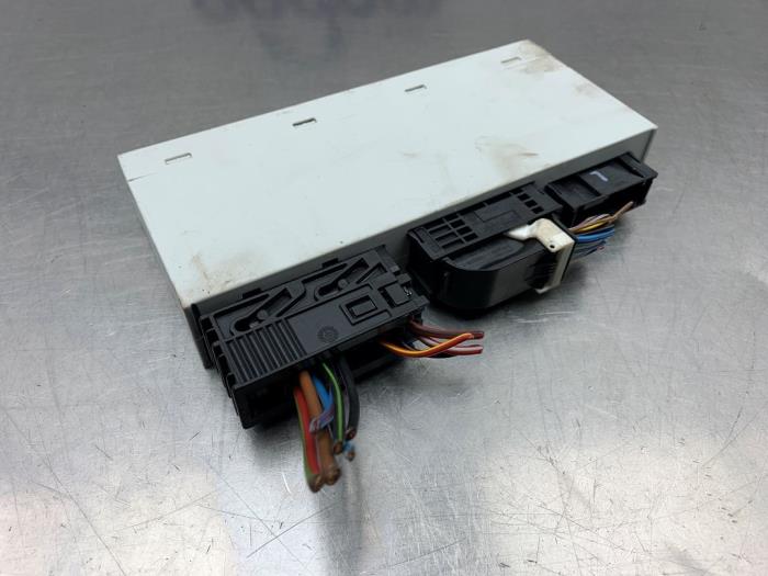 Computer Body Control van een BMW 3 serie (E46/4) 328i 24V 2002