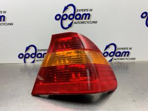 Gebruikte Achterlicht rechts BMW 3 serie (E46/4) 328i 24V Prijs € 35,00 Margeregeling aangeboden door Gebr Opdam B.V.