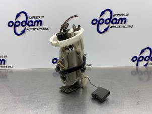 Gebruikte Benzinepomp BMW 3 serie (E46/4) 328i 24V Prijs € 75,00 Margeregeling aangeboden door Gebr Opdam B.V.