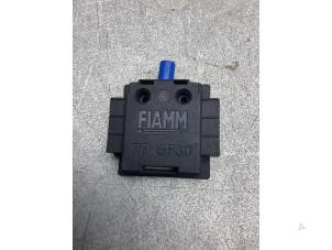 Gebruikte Antenne Peugeot 508 SW (8E/8U) 1.6 HDiF 16V Prijs € 20,00 Margeregeling aangeboden door Gebr Opdam B.V.