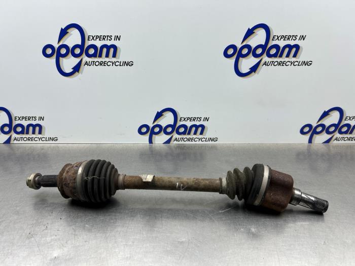 Gebruikte Aandrijfas links-voor Mini Clubman (R55) 1.6 16V Cooper Prijs € 75,00 Margeregeling aangeboden door Gebr Opdam B.V.